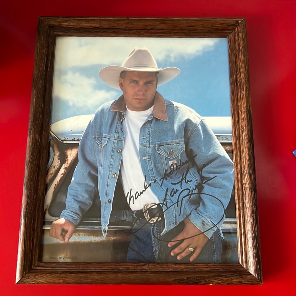 Vintage 1990’s Garth Brooks Autographed Fan Club Picture Photo Framed